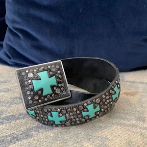 Ariat black belt with turquoise crosses and studs size Medium